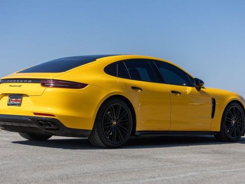 Used 2018 Porsche Panamera 4S image 26