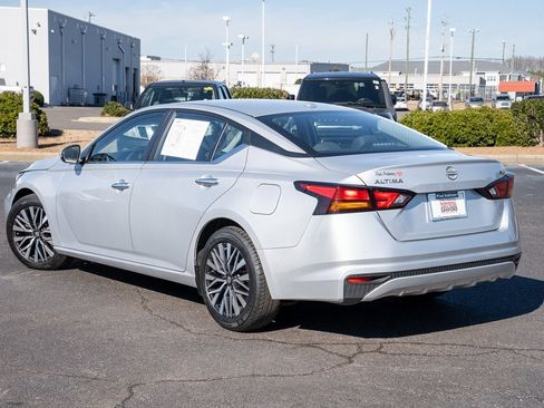 Used 2023 Nissan Altima 2.5 SV image 3