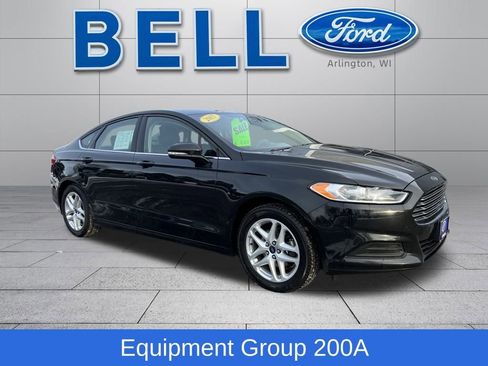 Used 2015 Ford Fusion SE image 1