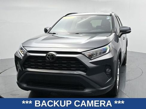 Used 2021 Toyota RAV4 XLE AWD/4WD image 3
