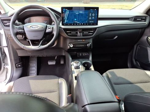 Used 2025 Ford Escape SE FWD image 12