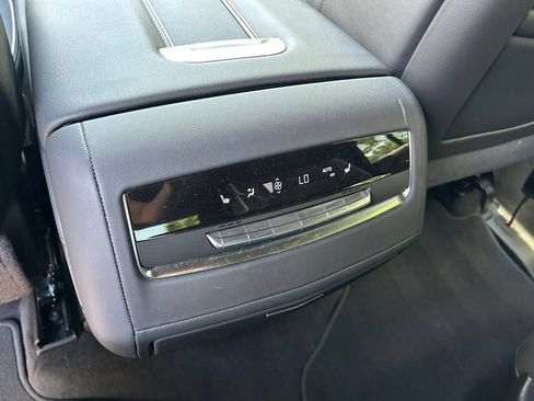 Used 2023 Cadillac Escalade Premium Luxury AWD/4WD image 43