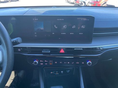 Used 2025 Kia K5 LXS image 17