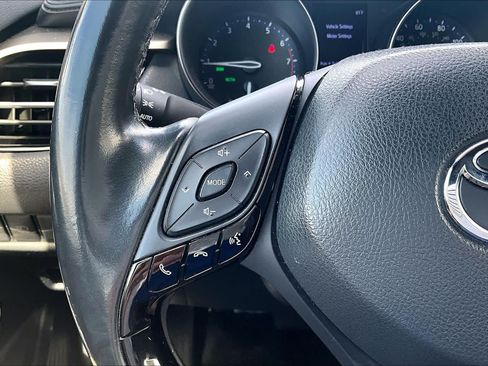 Used 2019 Toyota C-HR XLE FWD image 23