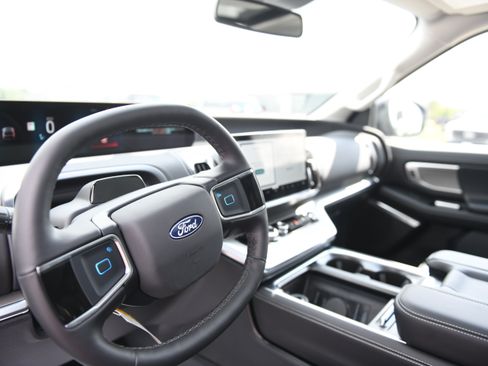 New 2027 Ford Expedition Platinum RWD image 22