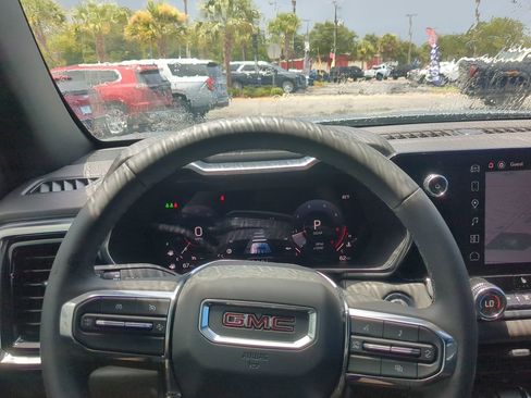 New 2025 GMC Canyon Elevation w/ Convenience Package image 35