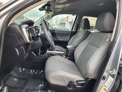 Used 2018 Toyota Tacoma SR5 image 21