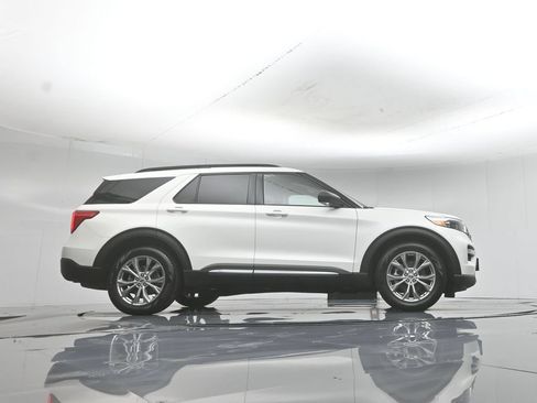 Certified 2021 Ford Explorer XLT w/ Equipment Group 202A RWD image 47