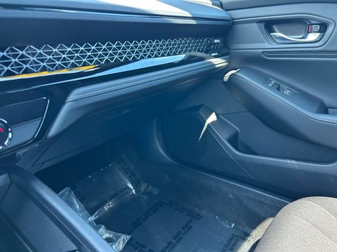 Used 2023 Honda Accord Sport image 15