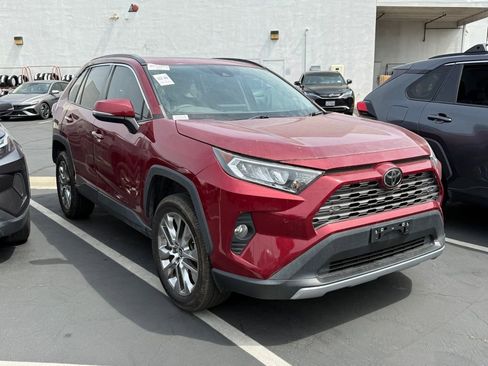 Used 2021 Toyota RAV4 Limited image 1