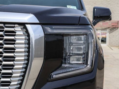 Used 2023 GMC Yukon Denali RWD image 9