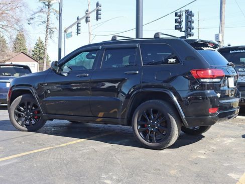 Used 2017 Jeep Grand Cherokee Altitude AWD/4WD image 12