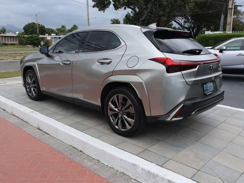 Used 2022 Lexus UX 200 F Sport FWD image 7