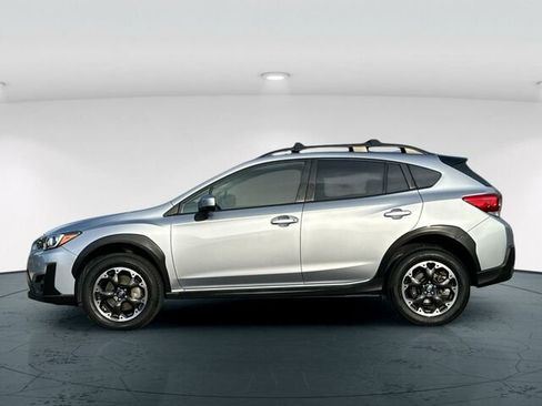 Used 2023 Subaru Crosstrek 2.0i Premium image 3