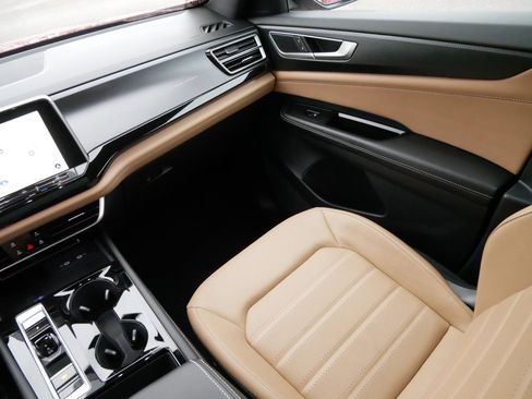 Certified 2025 Volkswagen Atlas Cross Sport SEL R-Line image 11