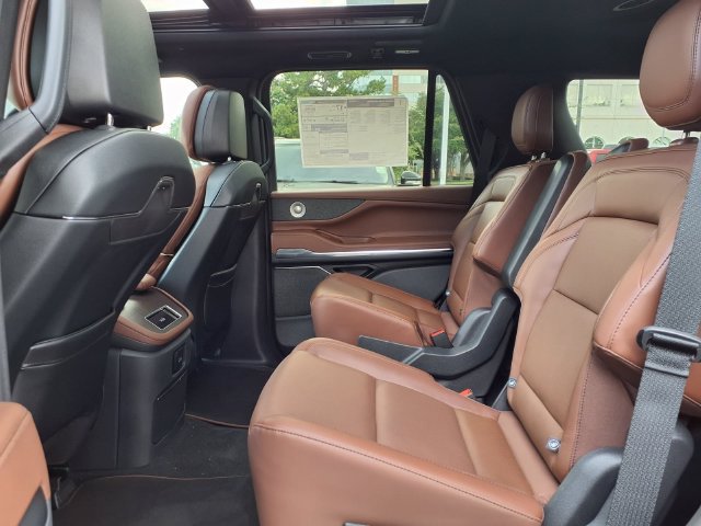 New 2026 Lincoln Navigator Reserve AWD/4WD image 8