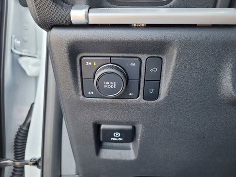 Used 2025 Ford Expedition Active AWD/4WD image 24