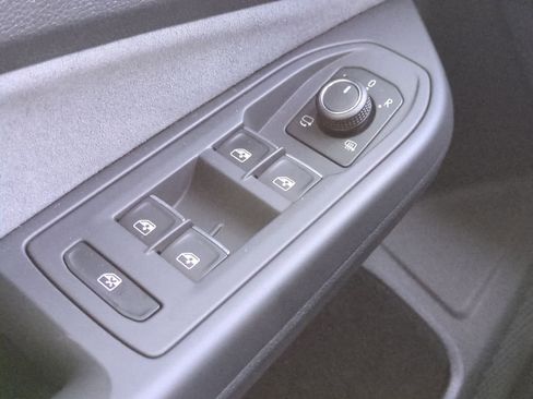 Used 2025 Volkswagen Golf R Black Edition image 32