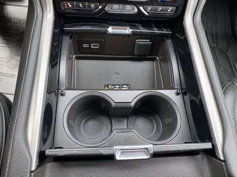 Used 2024 GMC Yukon XL Denali w/ Advanced Technology Package image 22