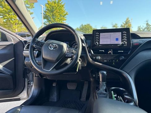 Used 2022 Toyota Camry SE w/ Carpet Mat Package (TMS) FWD image 21