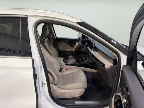 Used 2022 Lincoln Corsair FWD image 13