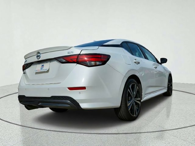 Used 2022 Nissan Sentra SR w/ SR Premium Package FWD image 3