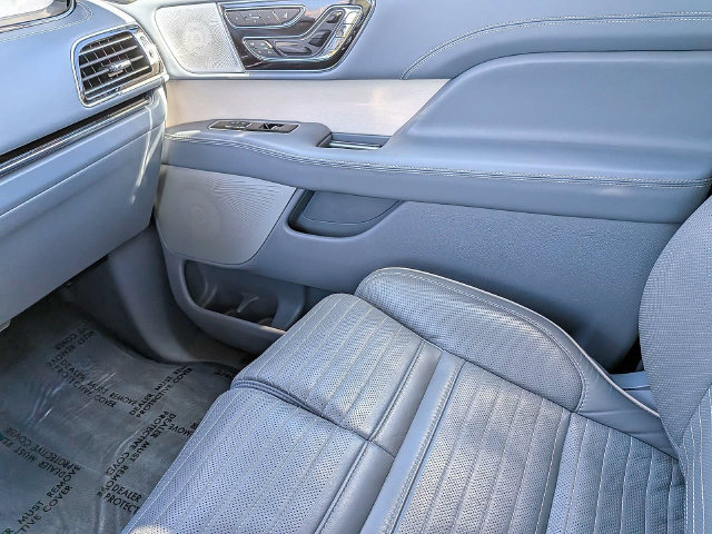 Used 2019 Lincoln Navigator Black Label AWD/4WD image 19