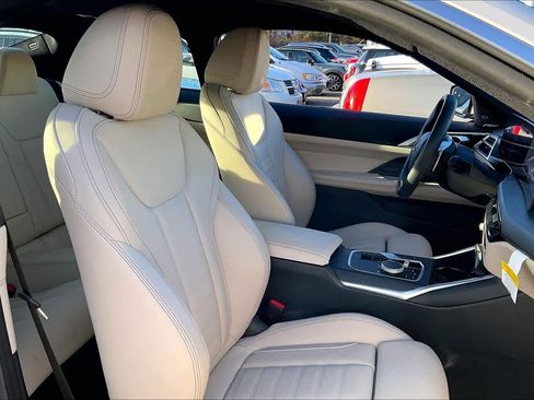 Used 2025 BMW 430i xDrive Coupe w/ Premium Package image 8