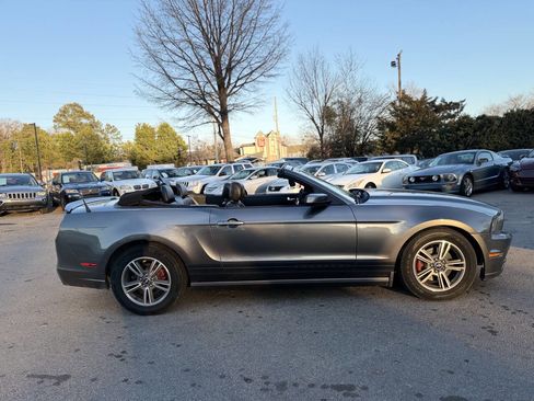 Used 2013 Ford Mustang Premium image 4
