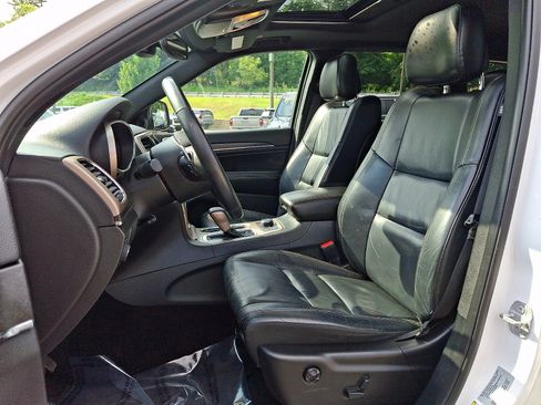Used 2017 Jeep Grand Cherokee Limited AWD/4WD image 14