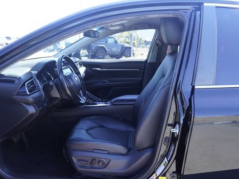 Used 2019 Toyota Camry SE FWD image 25