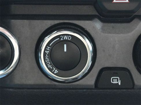 Used 2019 Toyota Tacoma TRD Sport image 32