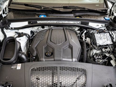 Used 2026 Porsche Macan image 39