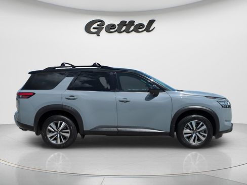 Certified 2023 Nissan Pathfinder SL image 3