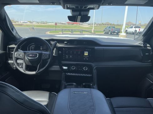 Certified 2025 GMC Sierra 2500 AT4X AWD/4WD image 19