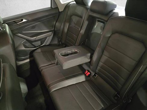 Used 2024 Volkswagen Jetta SE FWD image 13