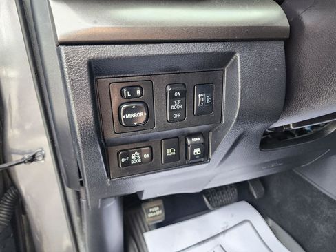 Used 2018 Toyota Tundra SR5 w/ TRD Off Road Package AWD/4WD image 15