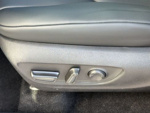Used 2026 Toyota Highlander XLE AWD/4WD image 16