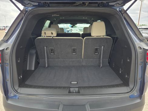 Used 2022 Chevrolet Traverse LS image 23
