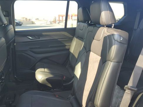 New 2025 Jeep Grand Cherokee L Altitude image 14