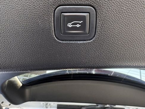 Used 2018 Buick Enclave Premium w/ Experience Buick Package image 15