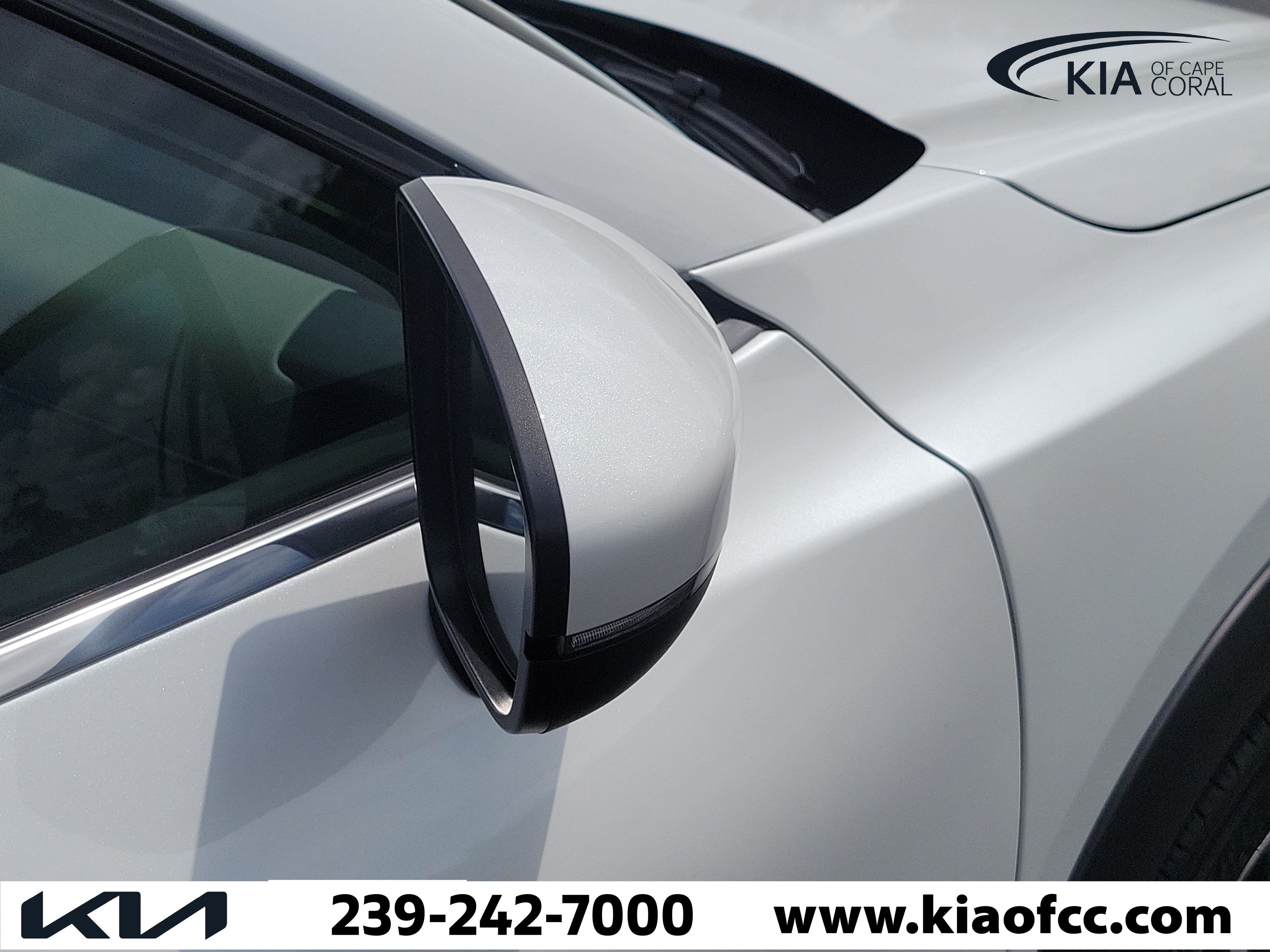 Used 2025 Nissan Pathfinder SL w/ Black Appearance Package FWD image 8