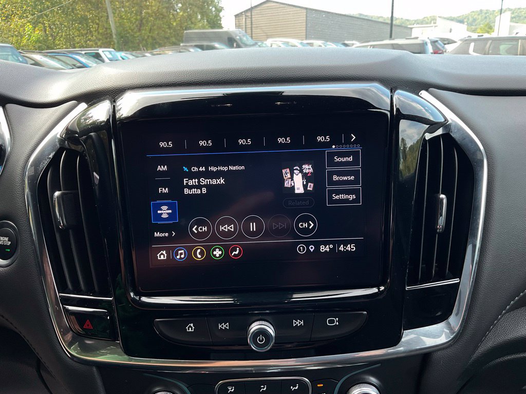 Used 2023 Chevrolet Traverse LT FWD image 17