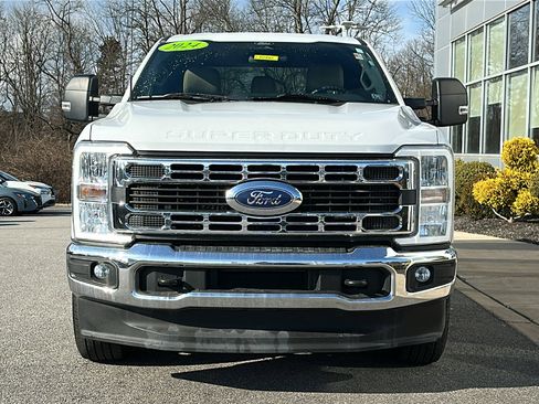 Used 2024 Ford F250 XLT image 3