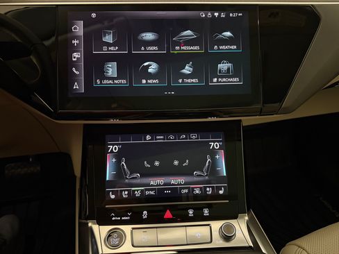 Used 2023 Audi e-tron Premium Plus w/ Premium Plus Package AWD/4WD image 22