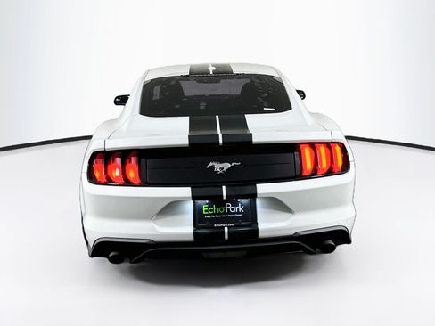Used 2019 Ford Mustang Coupe RWD image 7