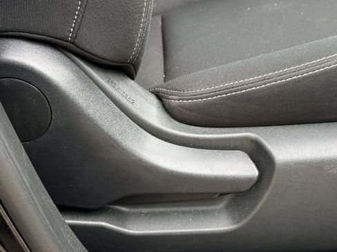 Used 2024 Nissan Rogue S AWD/4WD image 28