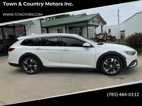 Used 2019 Buick Regal Essence w/ Driver Confidence Package I AWD/4WD image 1