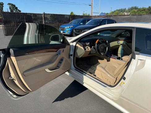 Used 2011 Cadillac CTS Premium RWD image 8