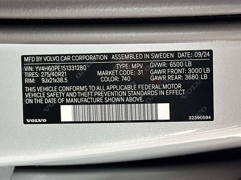 Used 2025 Volvo XC90 T8 Plus w/ Protection Package Premier image 29